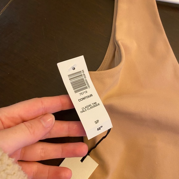 Aritzia Babaton V Contour Bodysuit - Picture 3 of 3